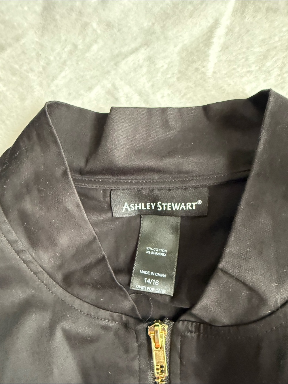 Black Ruffle-Trim Bomber Jacket - Women - Picture 9 of 9
